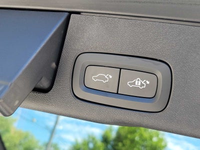 2023 Volvo XC60 Plus Bright Theme