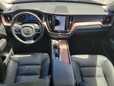 2023 Volvo XC60 Plus Bright Theme