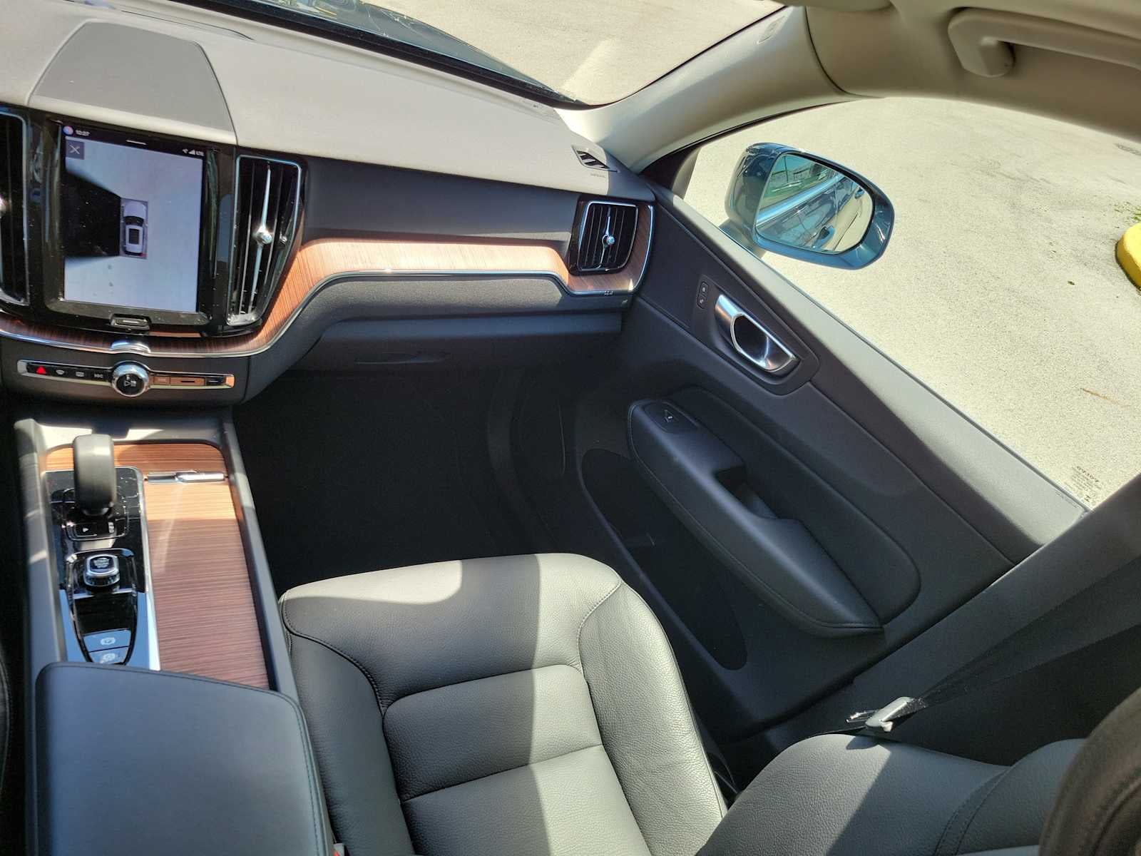 2023 Volvo XC60 Plus - Photo 14