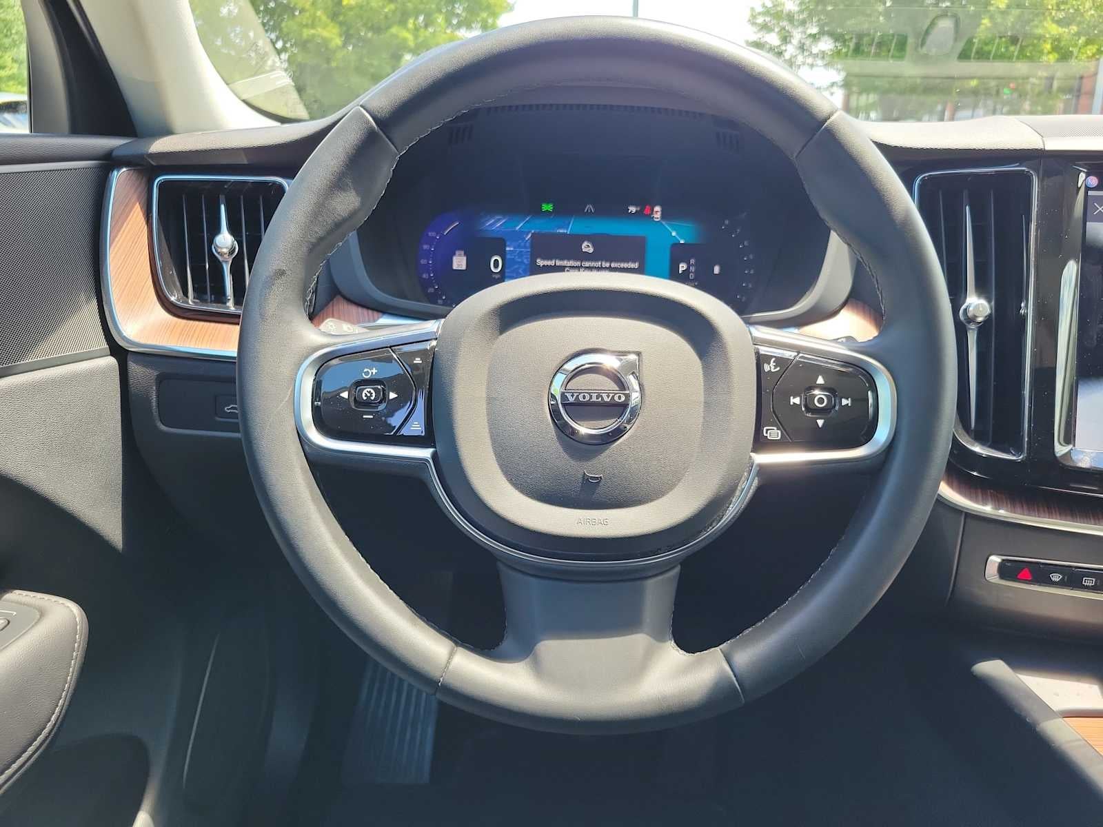 2023 Volvo XC60 Plus - Photo 22