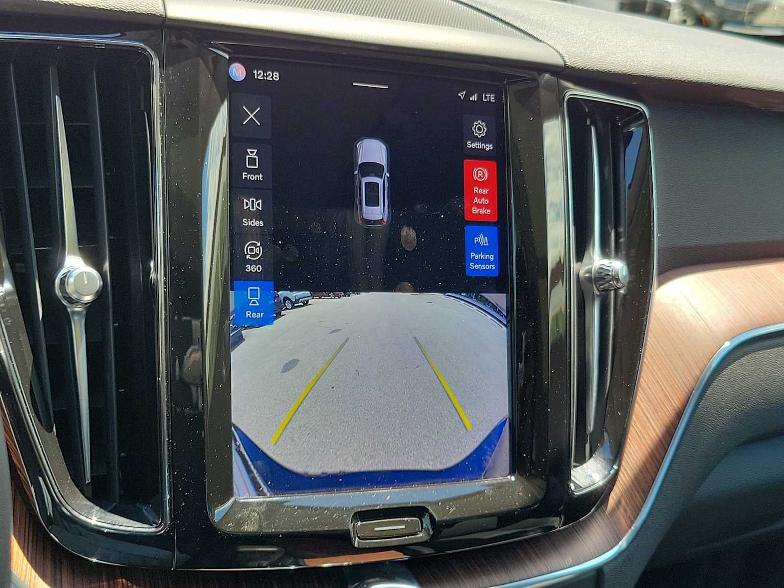2023 Volvo XC60 Plus Bright Theme