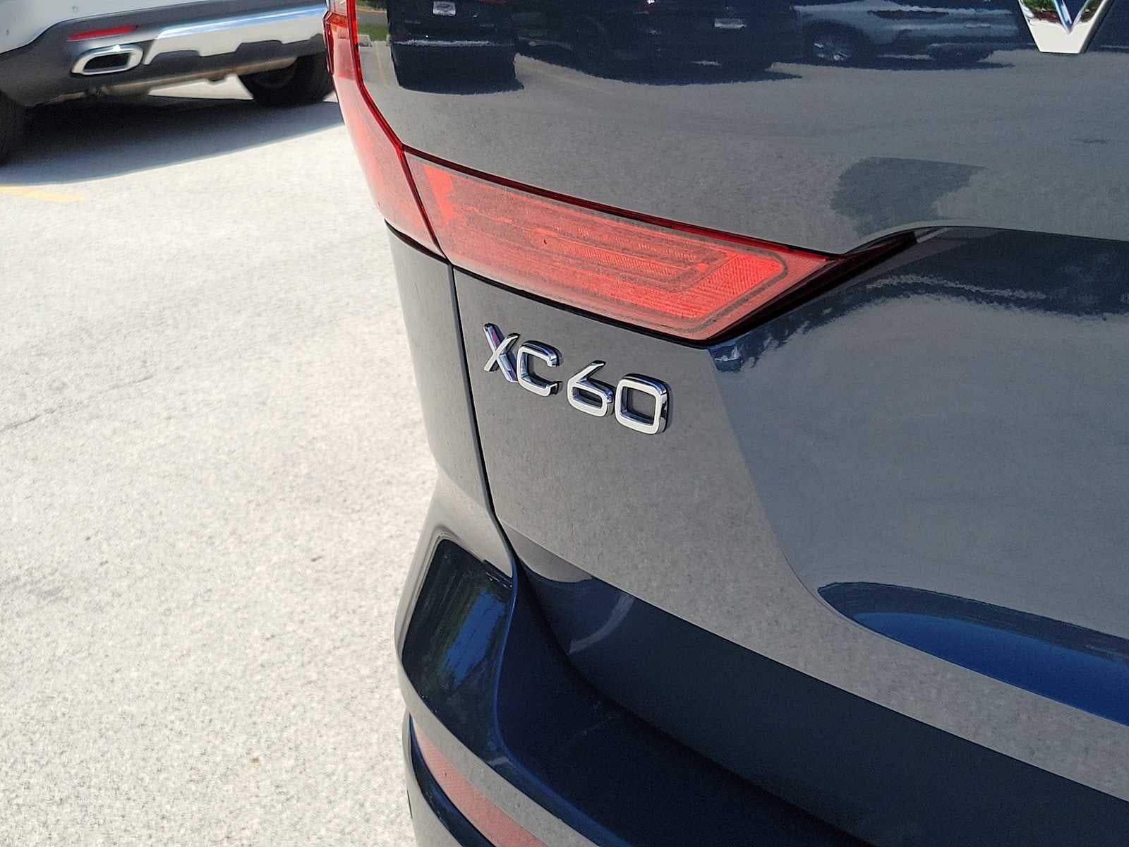 2023 Volvo XC60 Plus Bright Theme