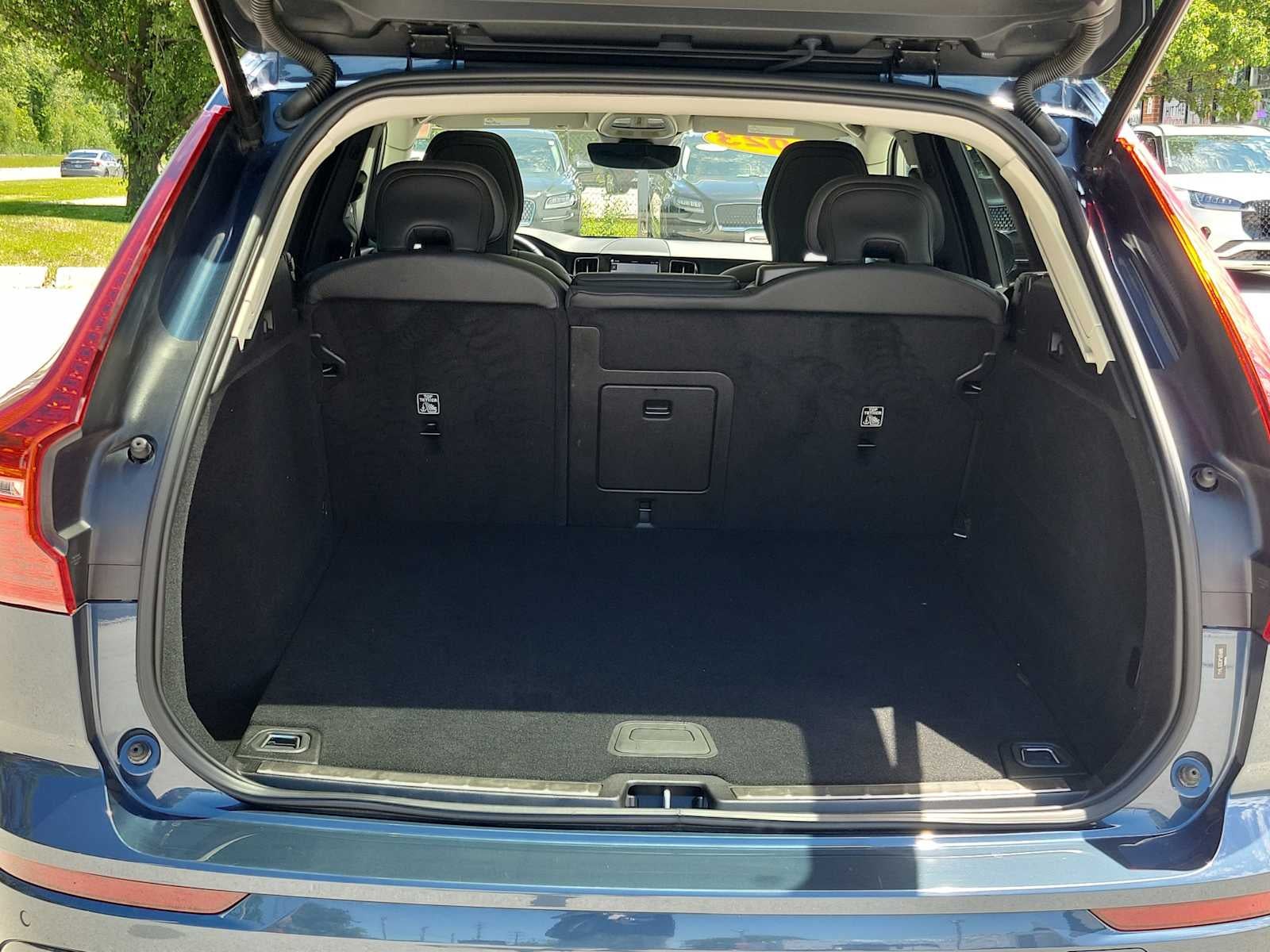 2023 Volvo XC60 Plus - Photo 9