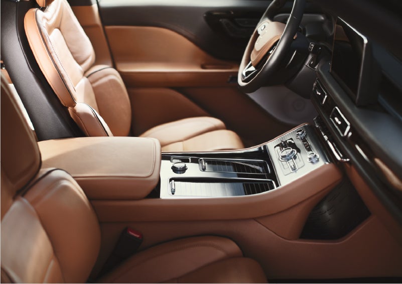 A 2023 Lincoln Aviator® Black Label model is shown in the Flight interior theme | Napleton River Oaks Lincoln in Calumet City IL