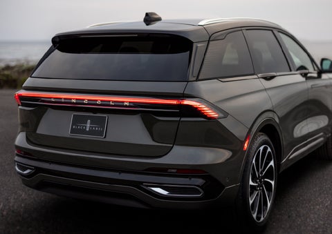 The rear of a 2024 Lincoln Black Label Nautilus® SUV displays full LED rear lighting. | Napleton River Oaks Lincoln in Calumet City IL