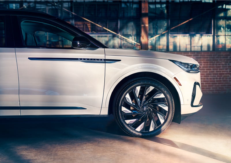 The wheels of the available Jet Appearance Package are highlighted. | Napleton River Oaks Lincoln in Calumet City IL