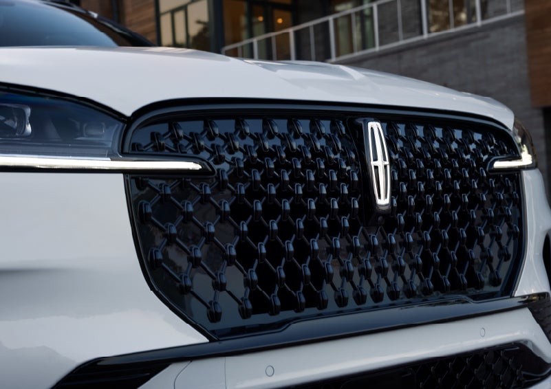 The front grille of a 2026 Lincoln Aviator® SUV is shown. | Napleton River Oaks Lincoln in Calumet City IL