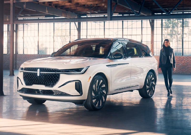 A person approaches a 2026 Lincoln Nautilus® SUV. | Napleton River Oaks Lincoln in Calumet City IL