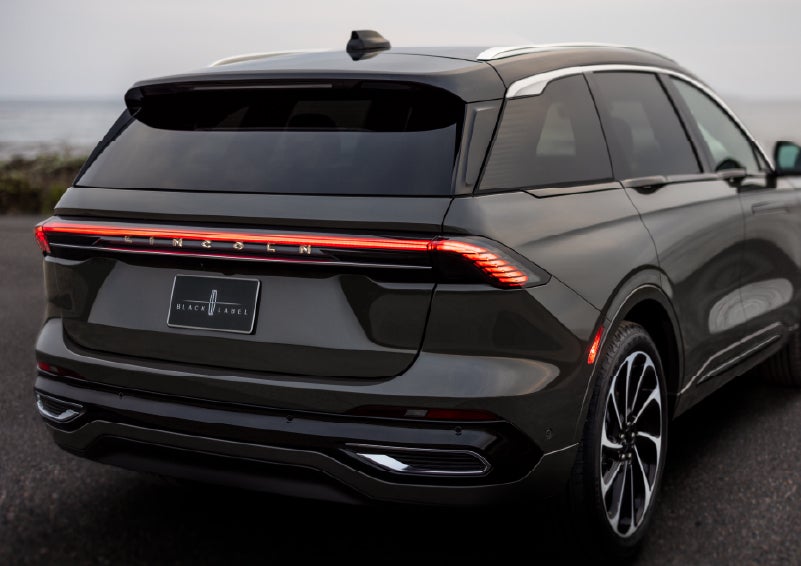 The rear of a 2026 Lincoln Black Label™ Nautilus® SUV displays full LED rear lighting. | Napleton River Oaks Lincoln in Calumet City IL