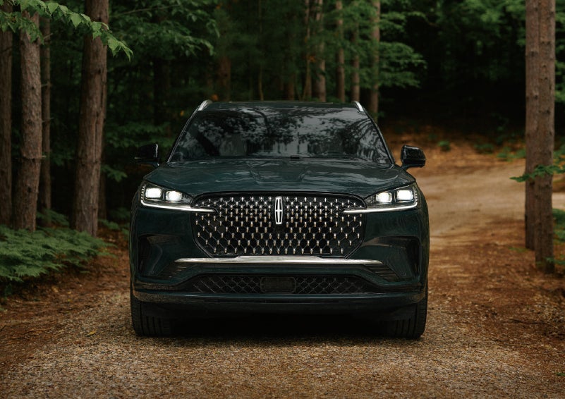 The front grille of a 2027 Lincoln Aviator® Black Label™ SUV is shown. | Napleton River Oaks Lincoln in Calumet City IL