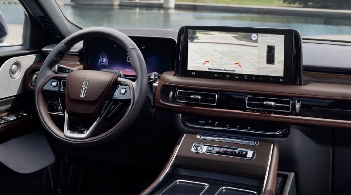 The backup camera of the 2027 Lincoln Aviator® SUV is displayed on screen. | Napleton River Oaks Lincoln in Calumet City IL